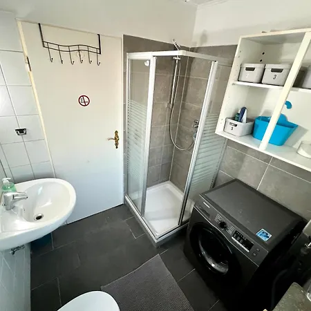 Appartamento Handwerkerwohnung In *